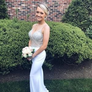 Meet your Posher, Elizabeth